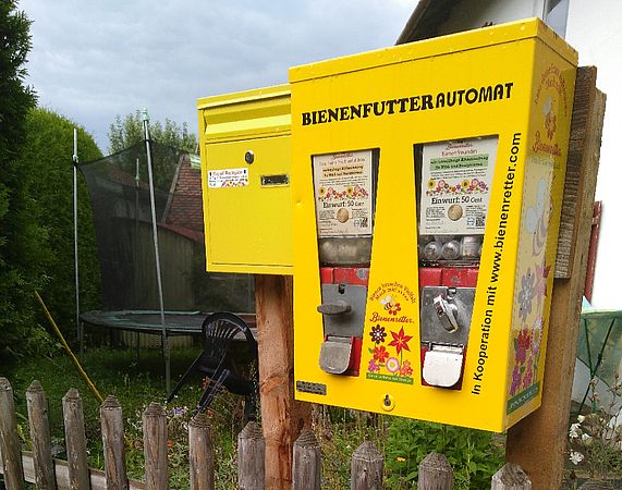 Umweltlotterie: Bienenrettung aus (ehemaligen) Kaugummi-Automaten