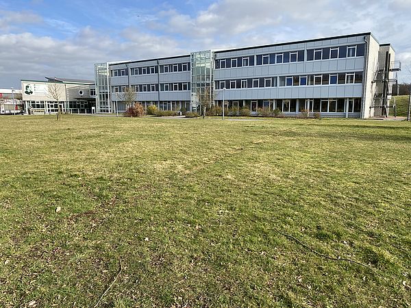 Umweltlotterie: Bepflanzung des Schulhofes der Peter-Paul-Cahensly-Schule und Einrichtung von "Grünen Klassenzimmern"