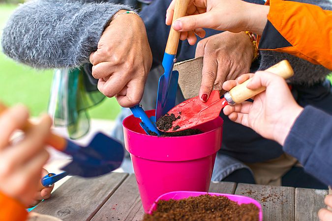 Umweltlotterie: "Essbare Schulgarten AG"