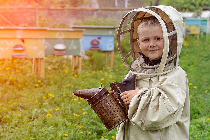 Umweltlotterie: Bienen, die Königin der Lüfte zieht an der Geschwister-Grimm-Schule ein