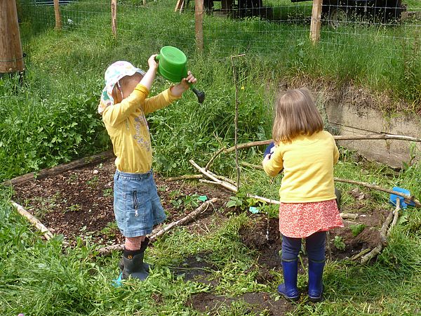 Umweltlotterie: Kinder gärtnern im Jahreslauf